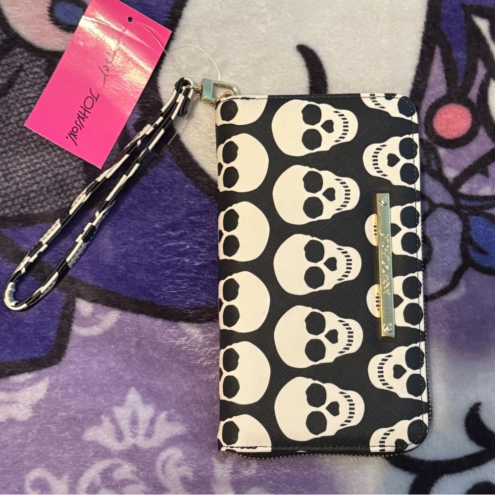 Black and White Skull Betsy Johnson Wallet
